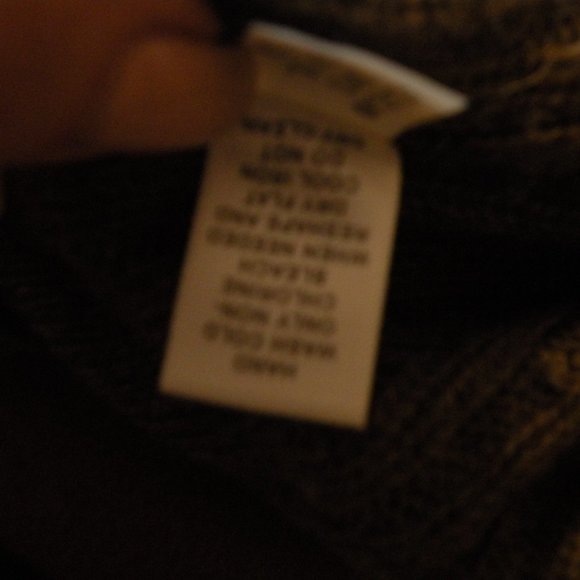 Banana Republic Sweater - Picture 6 of 8